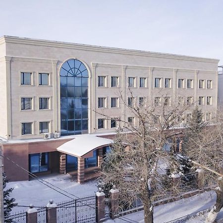 Nurtau Hotel Pavlodar Eksteriør billede