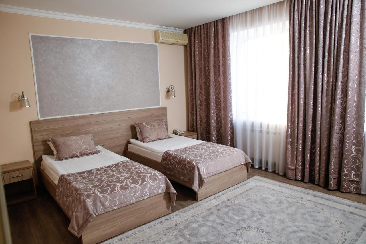 Nurtau Hotel Pavlodar Eksteriør billede