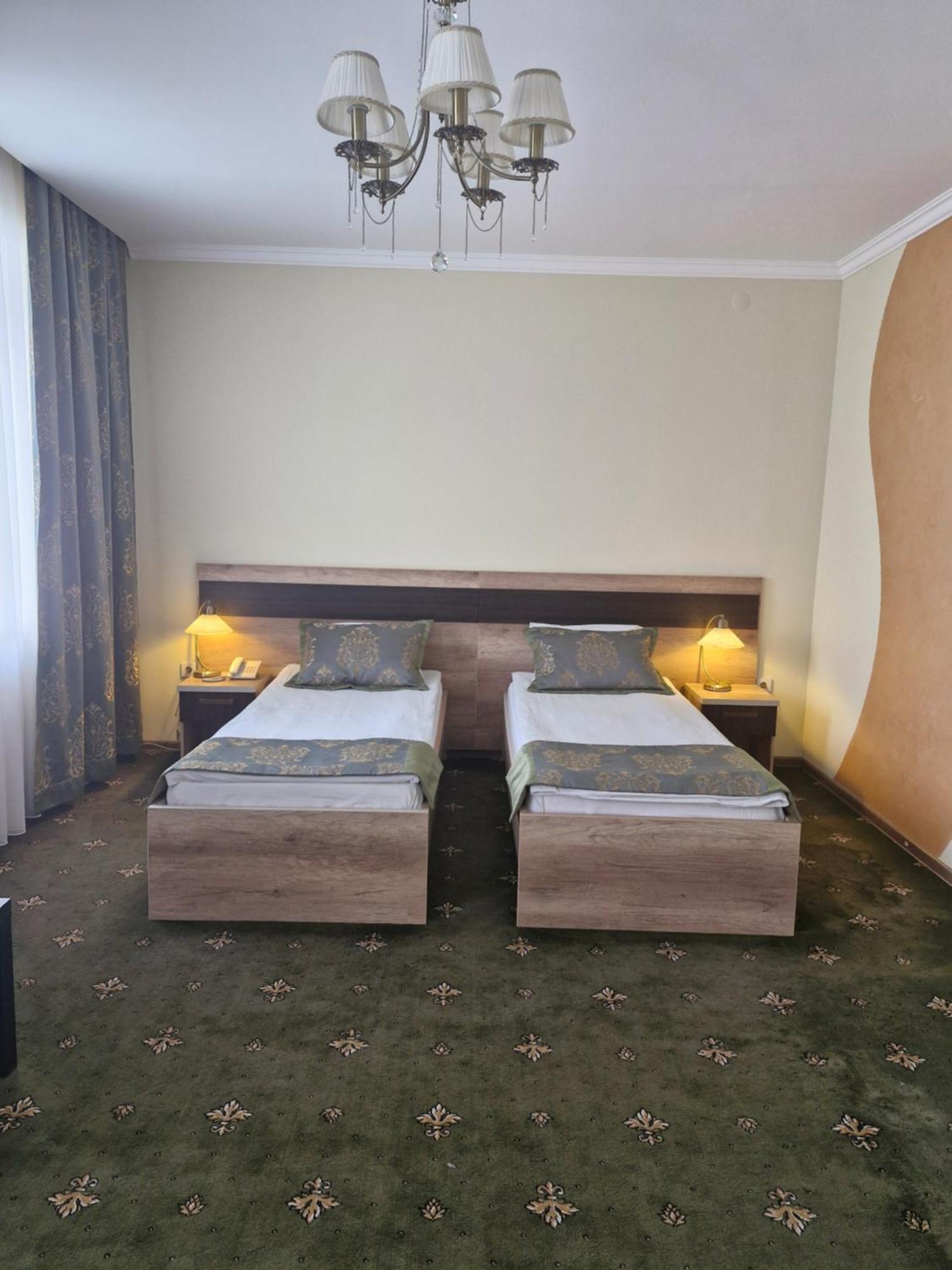 Nurtau Hotel Pavlodar Eksteriør billede